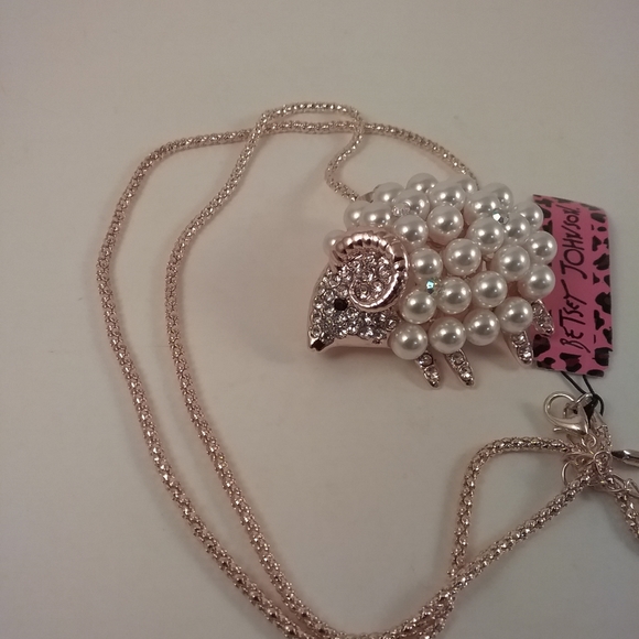 Betsey Johnson Caged Ram Sheep Pendant Pearl - Picture 2 of 3